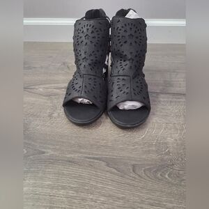 Women's heel sandals size 6.5 by Michael Antonio NEW